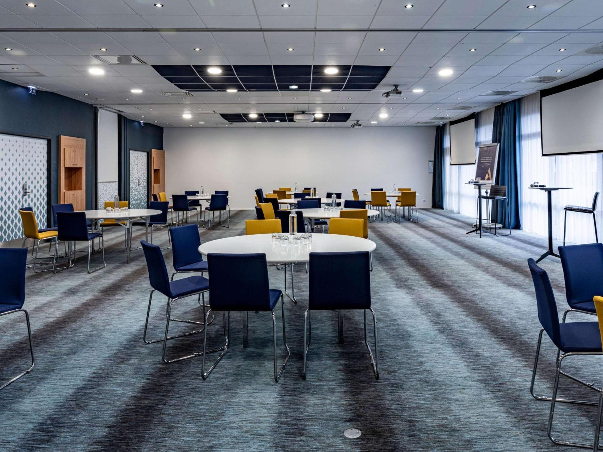 Novotel Beaune Esterno foto