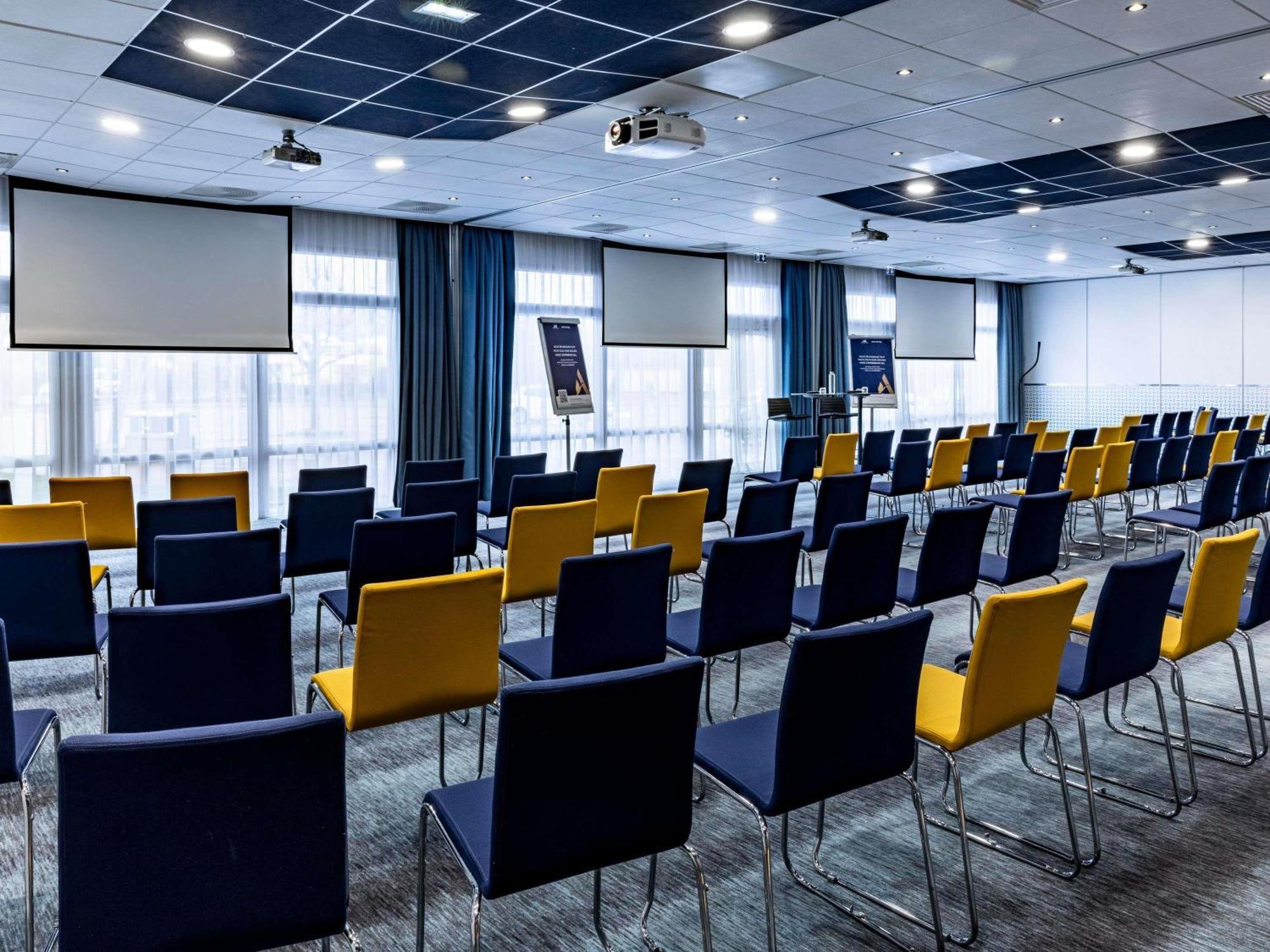 Novotel Beaune Esterno foto
