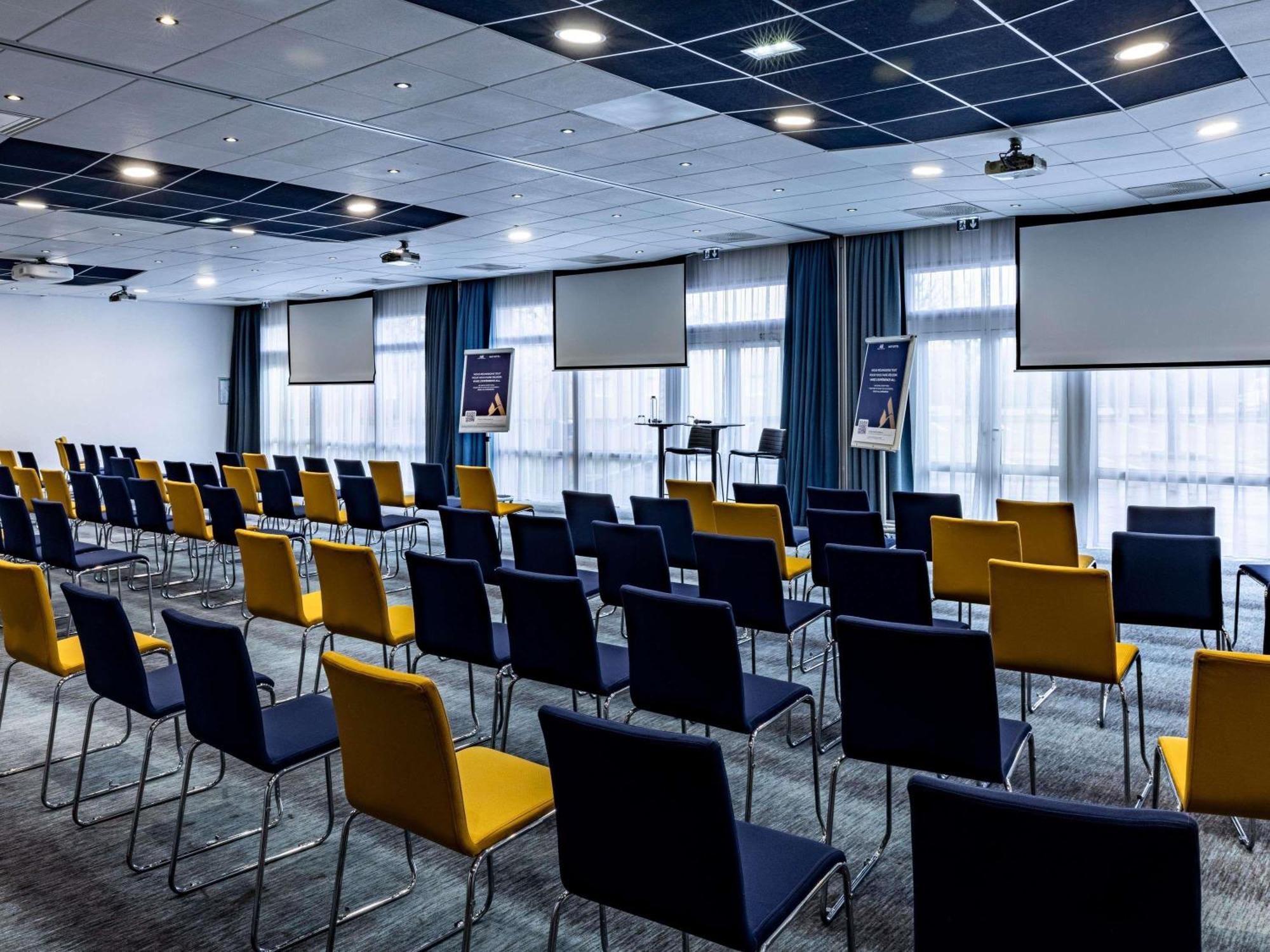 Novotel Beaune Esterno foto